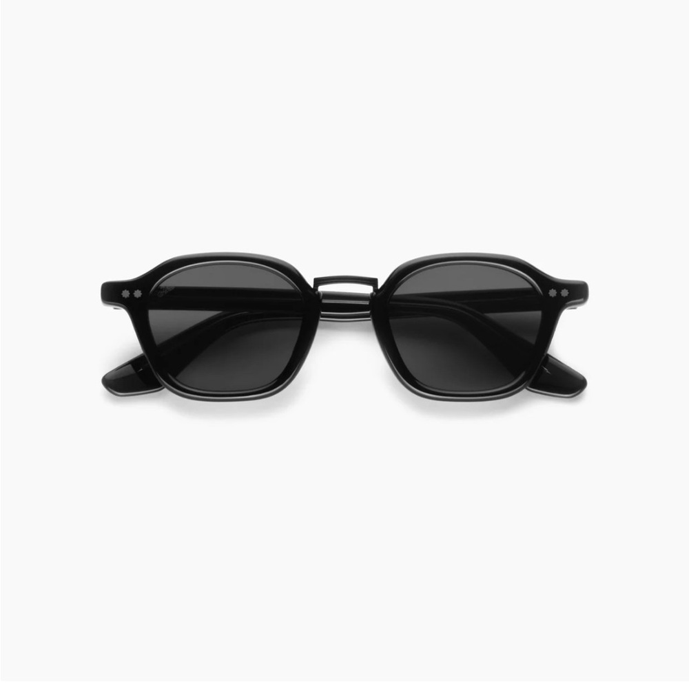 Akila Black Sunglasses